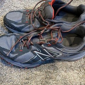 New Balance Tennis Shoes